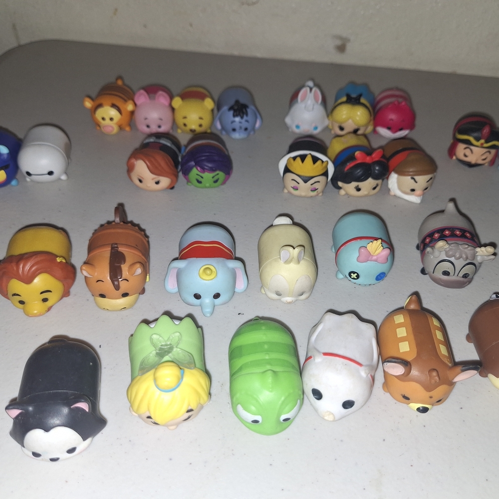 Disney Tsum Tsum Assorted Mini Figures - Multicolor Set